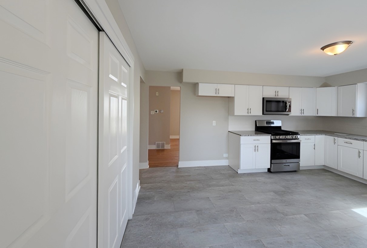 5th image of 2052 Collett Ln, Flossmoor, IL 60422 | MLS# 12726293