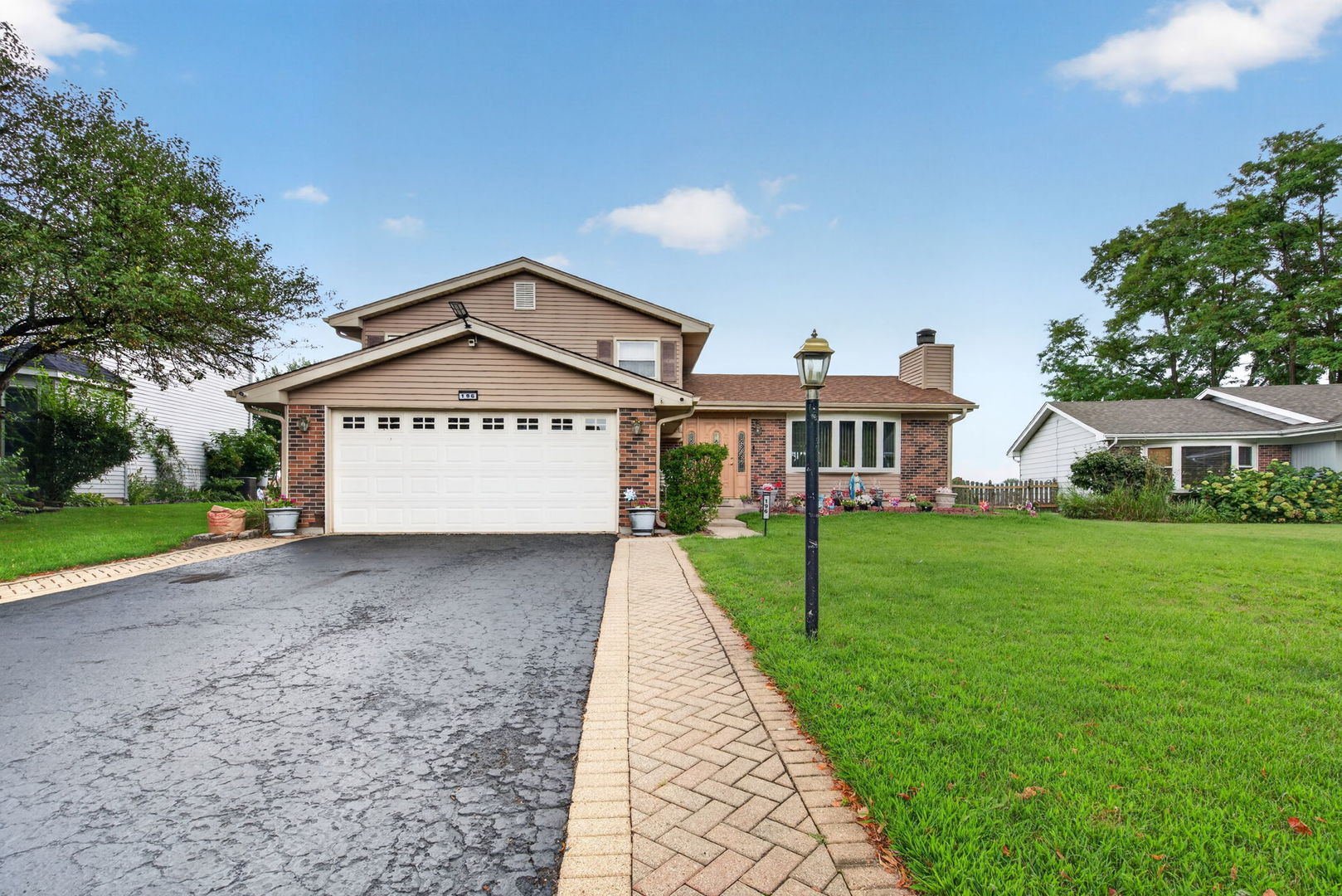 2nd image of 196 Sunshine Dr, Bolingbrook, IL 60490 | MLS# 12726362