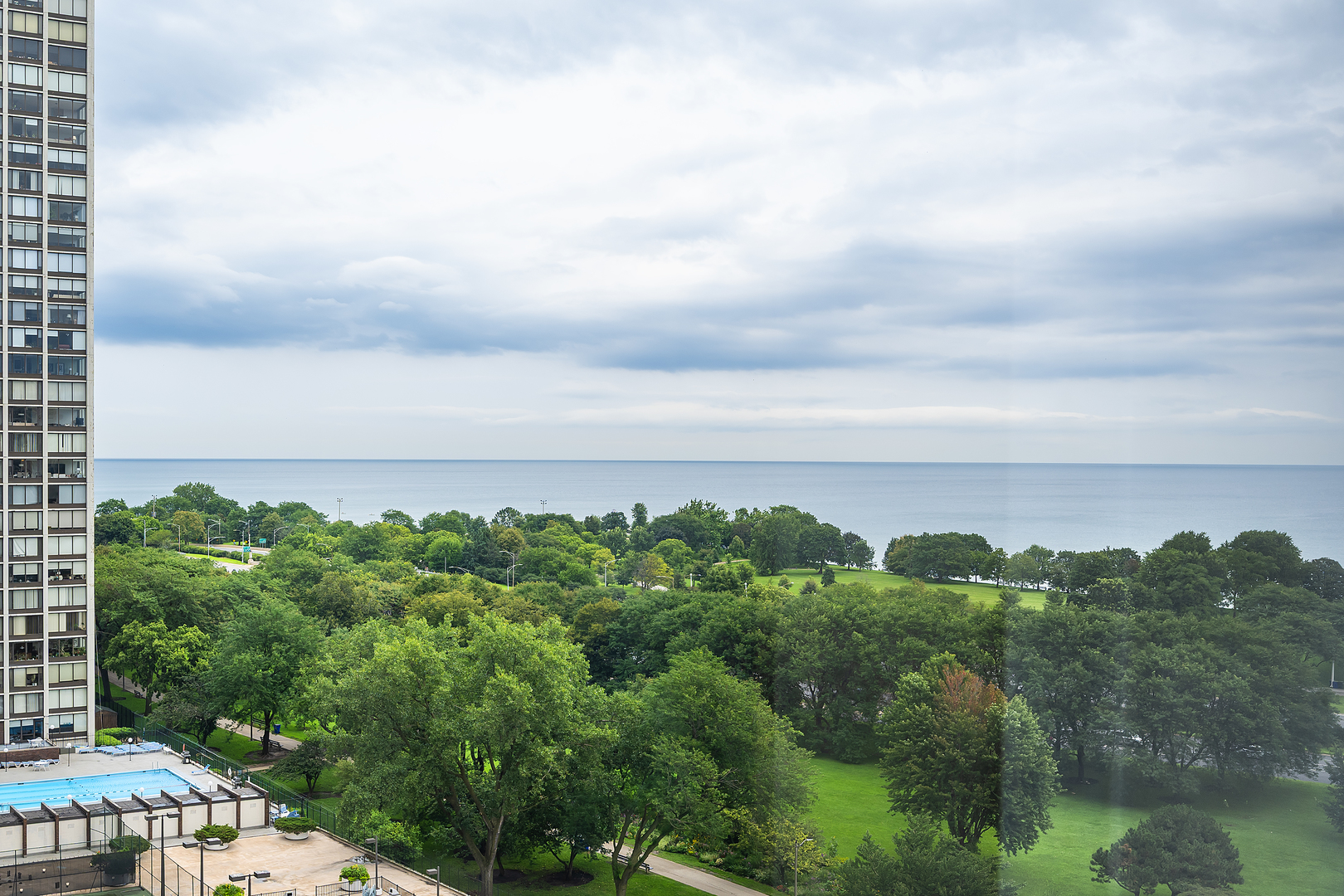 3rd image of 5415 N Sheridan Rd, Chicago, IL 60640