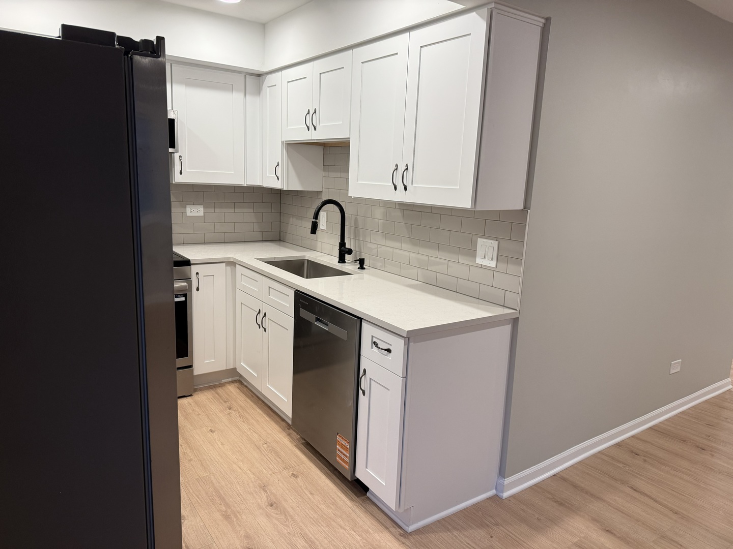 3rd image of 1785 W Algonquin Rd, Mount Prospect, IL 60056