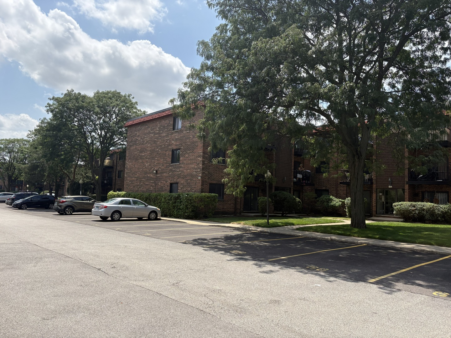 14th image of 1785 W Algonquin Rd #1A, Mount Prospect, IL 60056 | MLS# 12726485