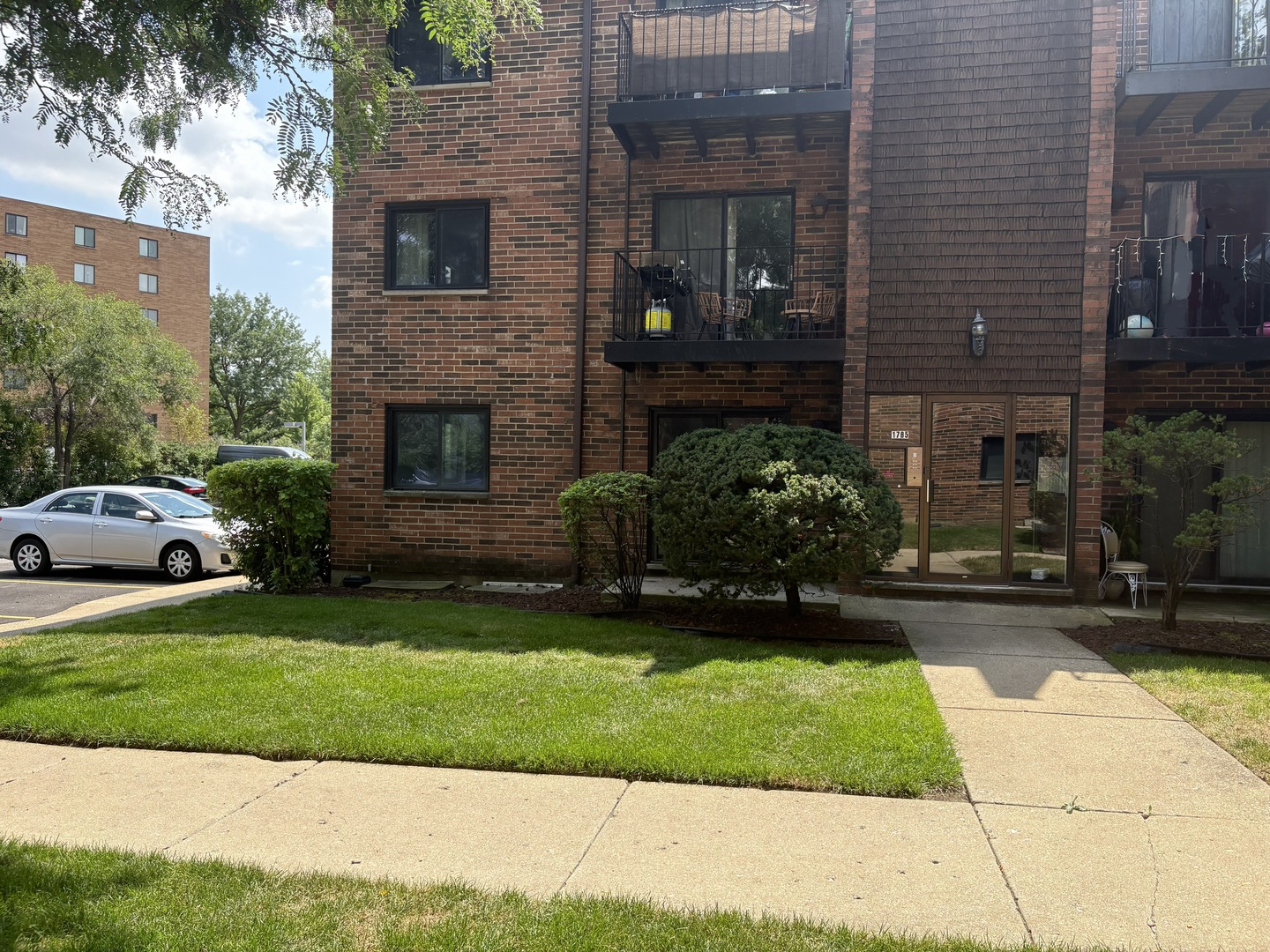 1st image of 1785 W Algonquin Rd #1A, Mount Prospect, IL 60056 | MLS# 12726485