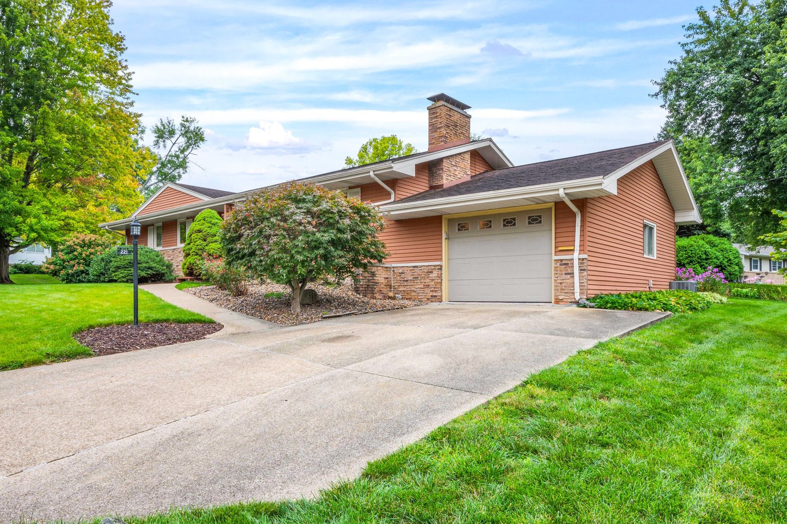 2nd image of 221 Hillside Ln, Bloomington, IL 61701 | MLS# 12726490