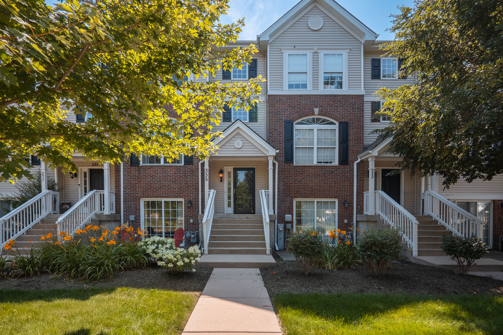 2nd image of 335 Lakeshore Dr, Oswego, IL 60543 | MLS# 12726499