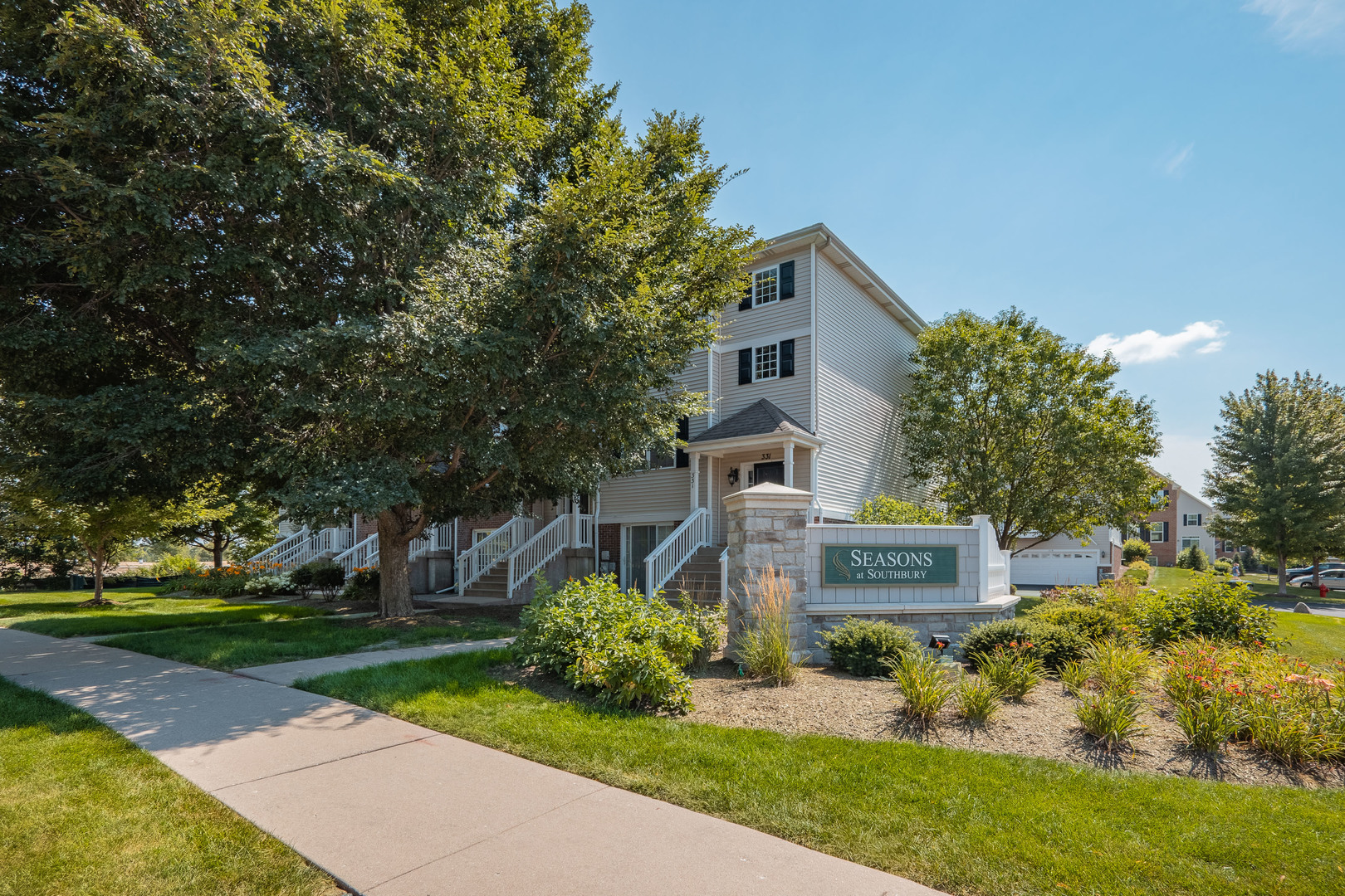 39th image of 335 Lakeshore Dr, Oswego, IL 60543 | MLS# 12726499