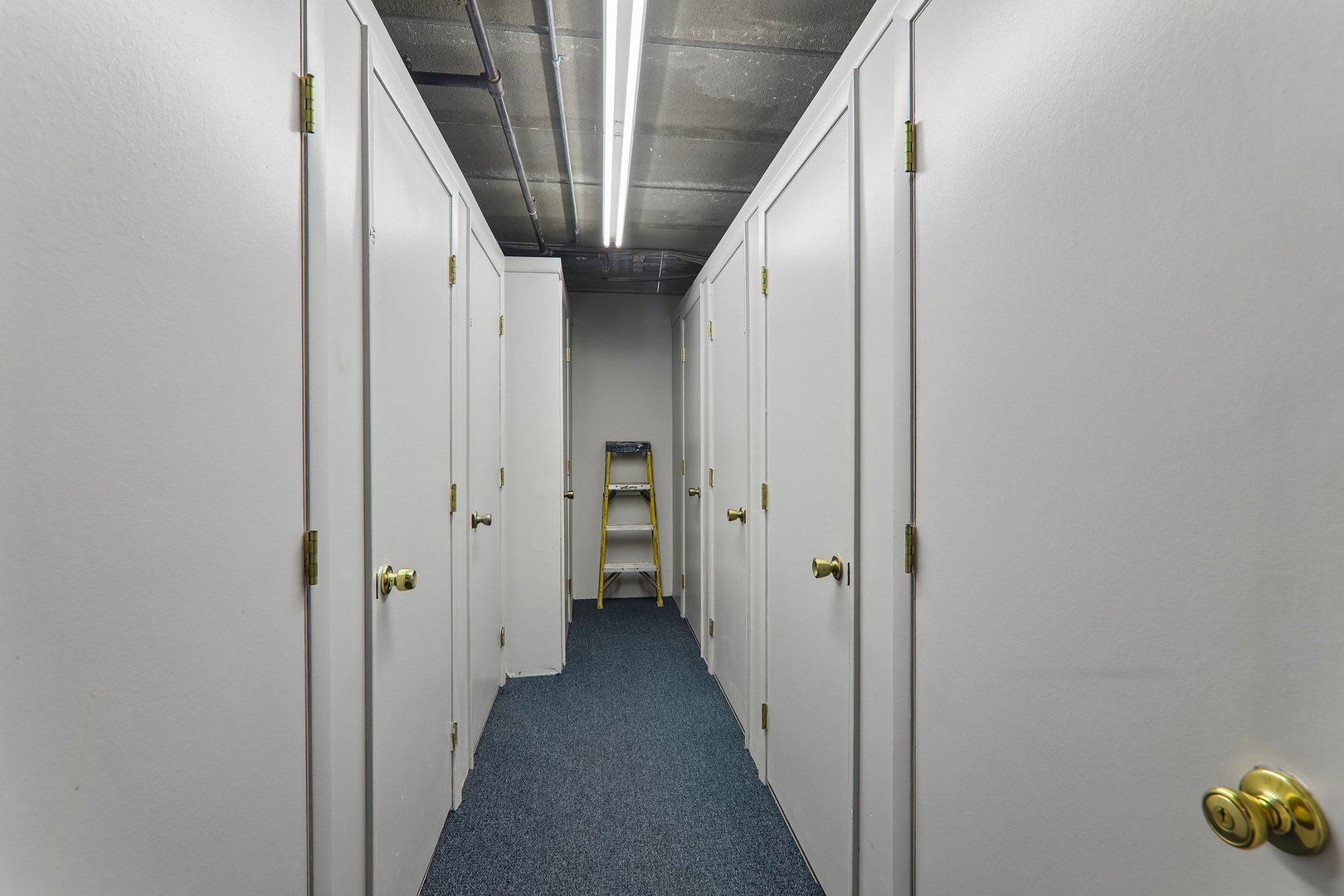 image of 930 Taylor Dr, Gurnee, IL 60031
