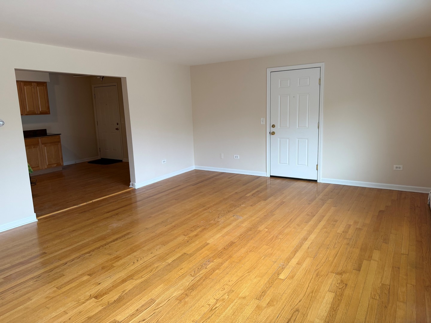 2nd image of 1211 Brown St, Des Plaines, IL 60016