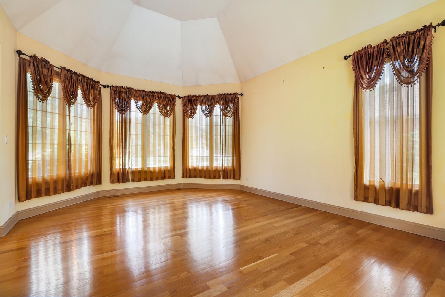 5th image of 12635 Chiszar Dr, Mokena, IL 60448 | MLS# 12726597