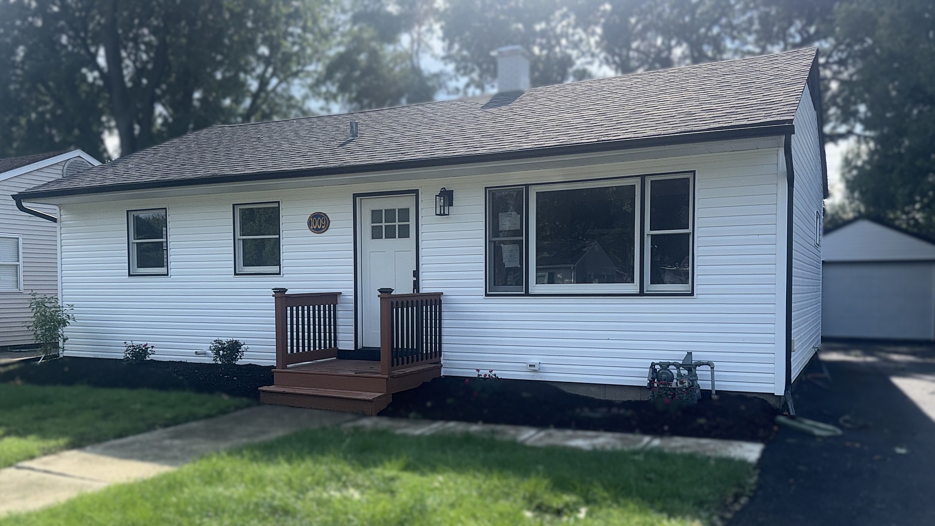 2nd image of 1009 Plaza Dr, Joliet, IL 60435 | MLS# 12726619