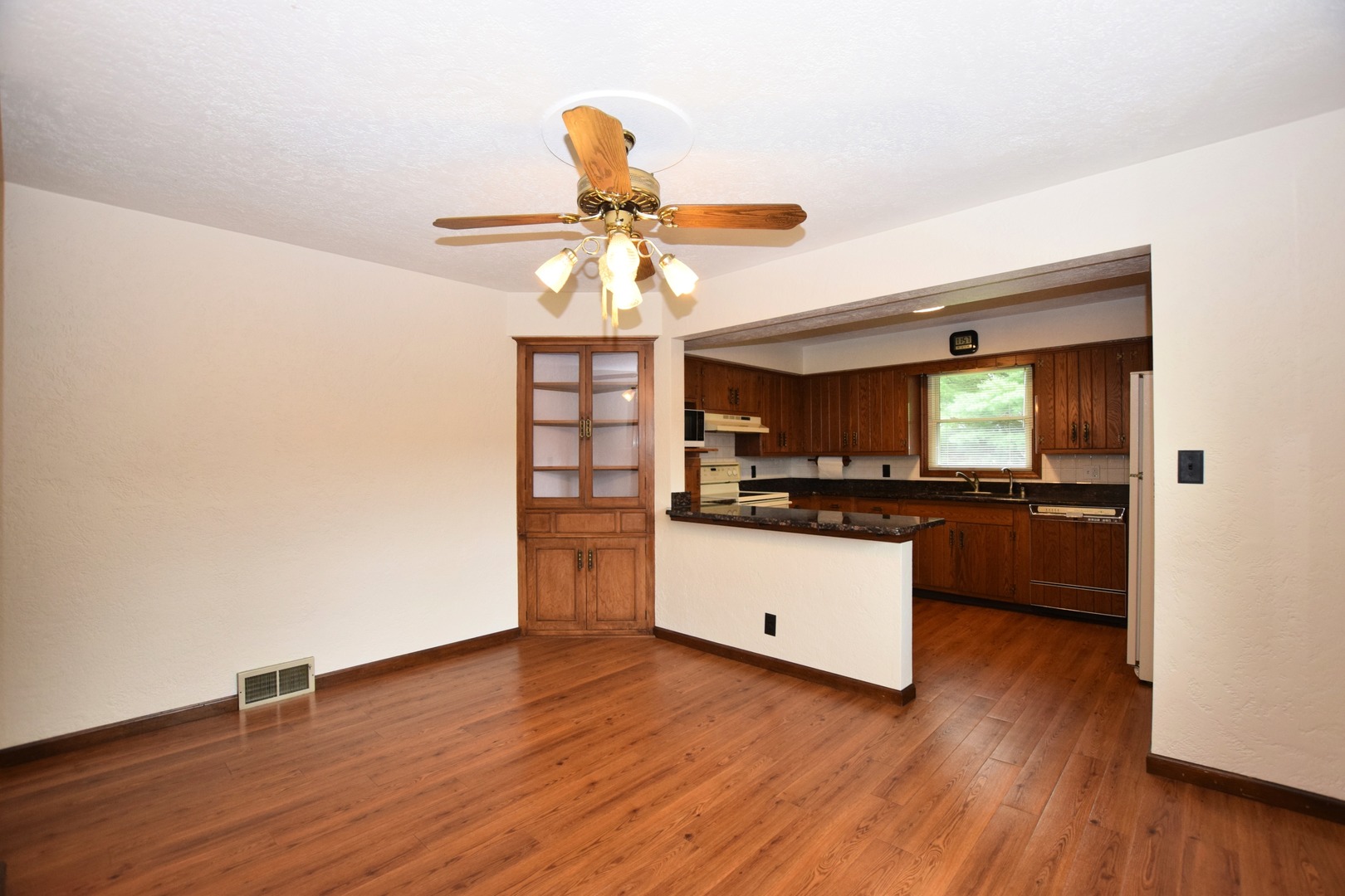4th image of 634 N Meadow St, Geneseo, IL 61254 | MLS# 12726736
