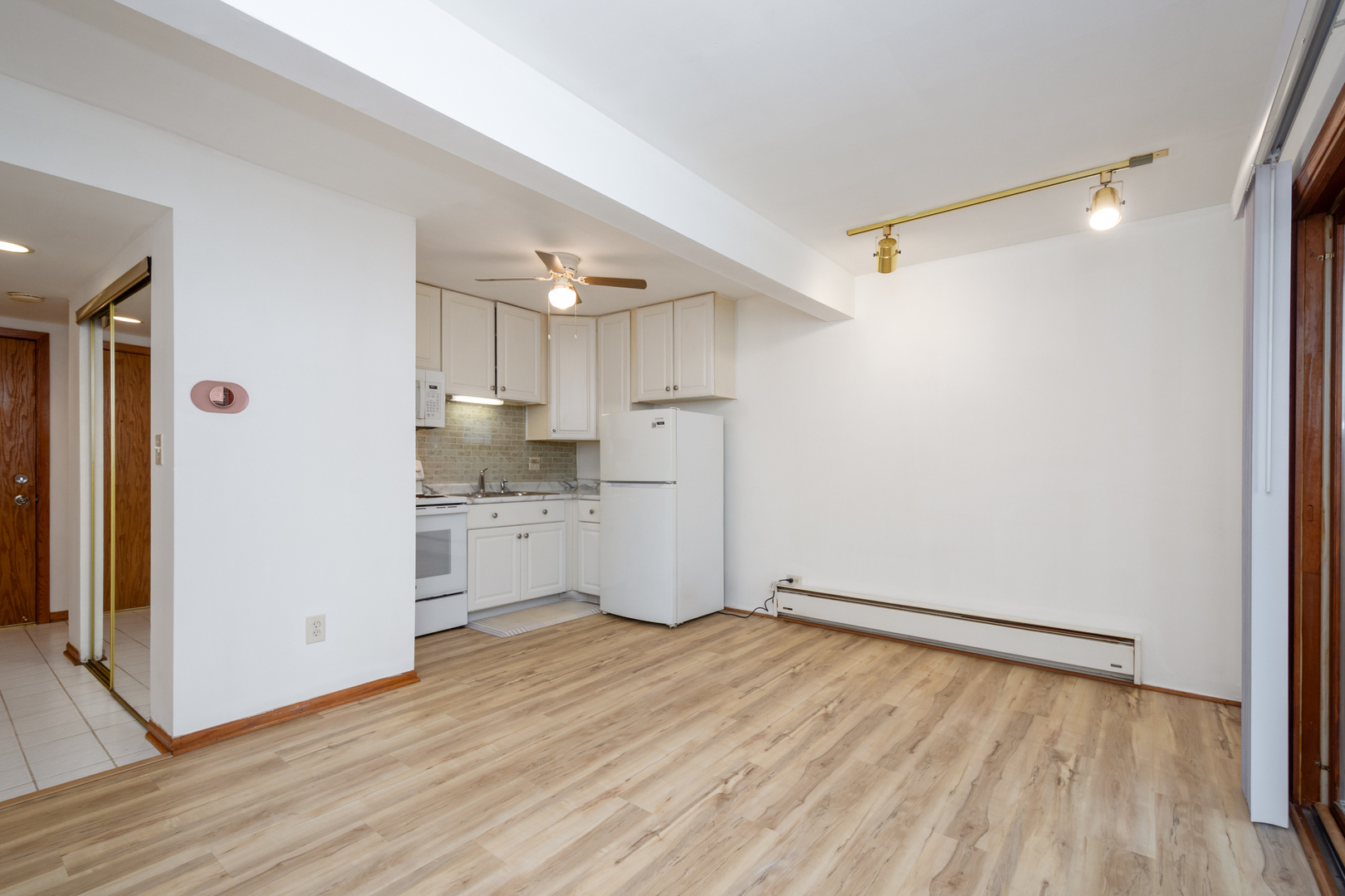 3rd image of 53 Oak Hl Colony, Fox Lake, IL 60020