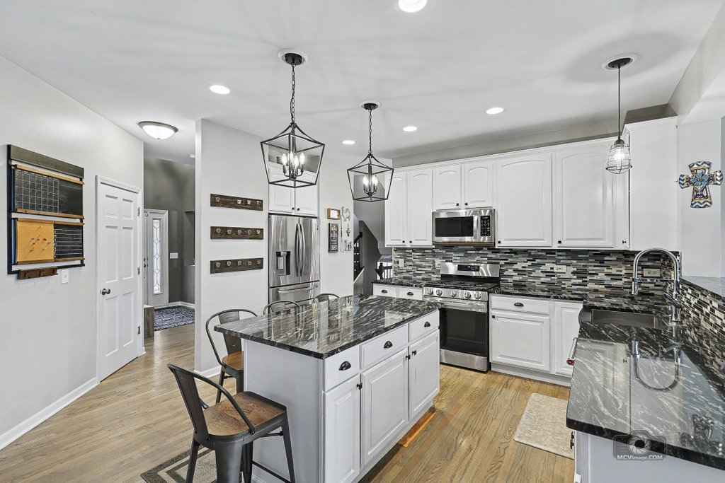 4th image of 437 Raintree Dr, Oswego, IL 60543 | MLS# 12726943