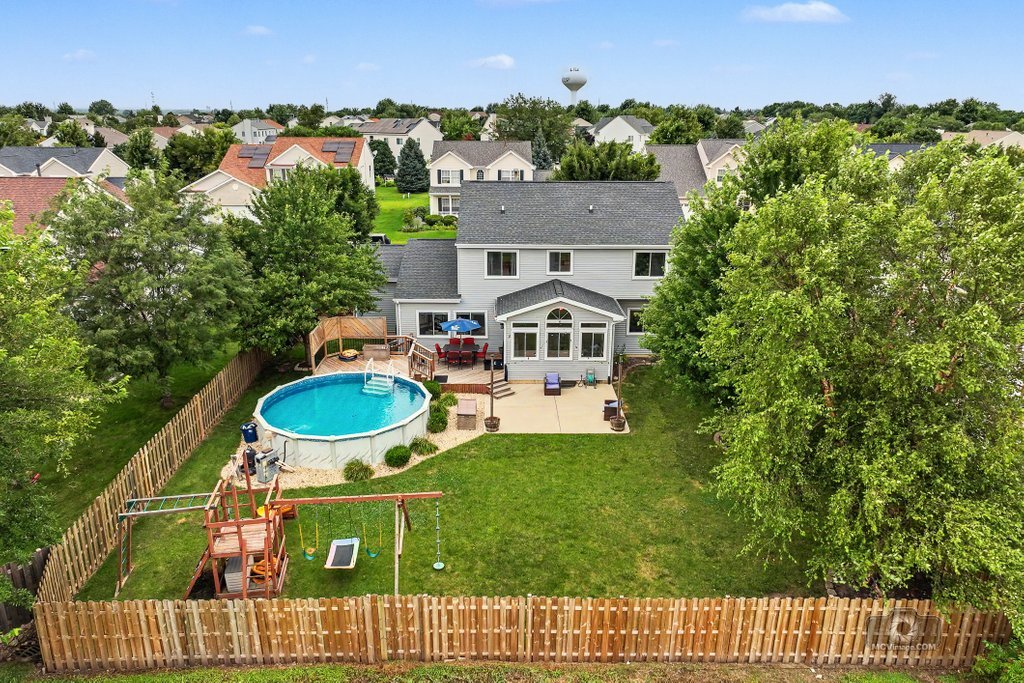 2nd image of 437 Raintree Dr, Oswego, IL 60543 | MLS# 12726943