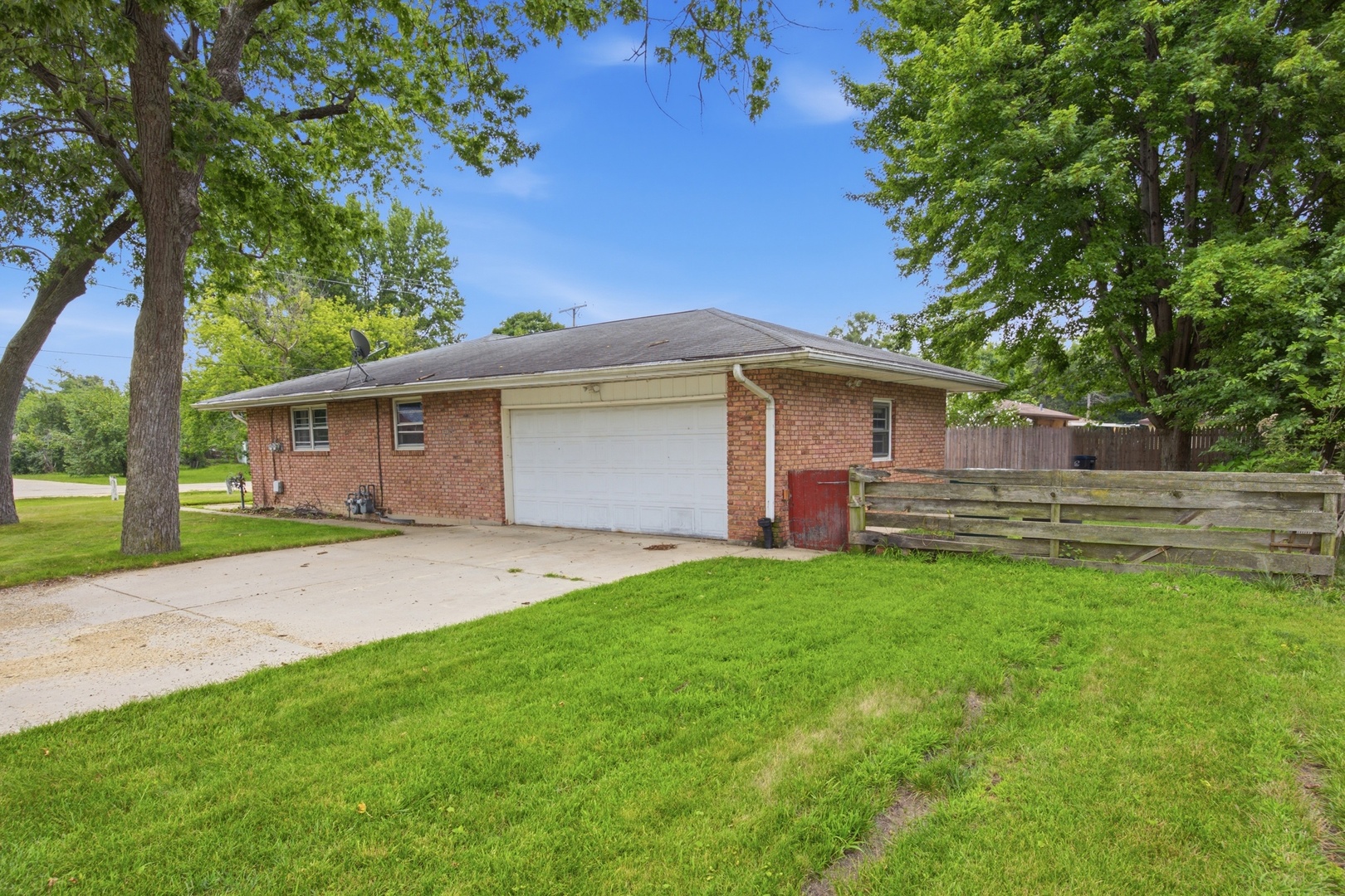 23rd image of 2105 Forest View Rd, Rockford, IL 61108 | MLS# 12726958