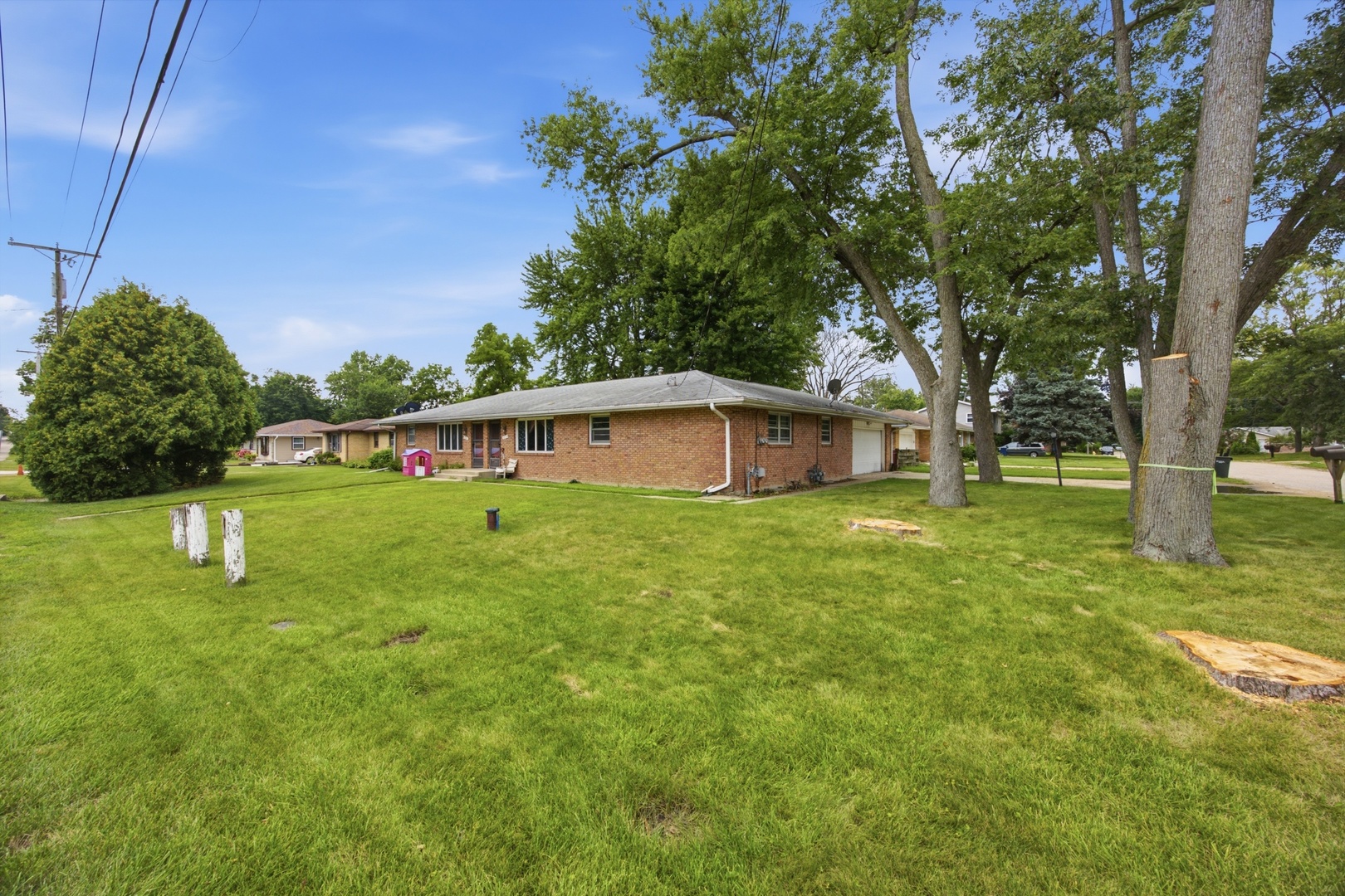 2nd image of 2105 Forest View Rd, Rockford, IL 61108 | MLS# 12726958