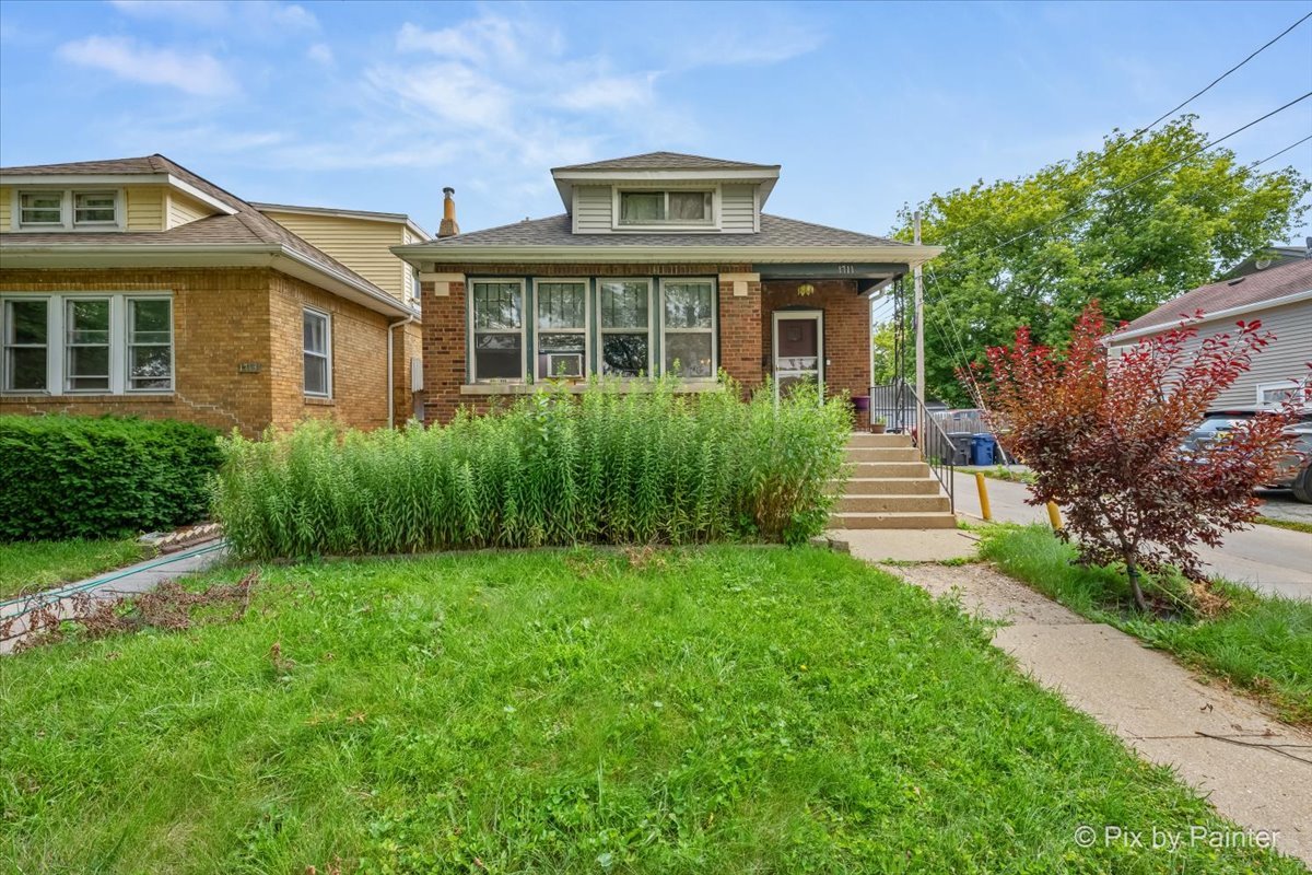 1st image of 1711 Hartrey Ave, Evanston, IL 60201 | MLS# 12727178