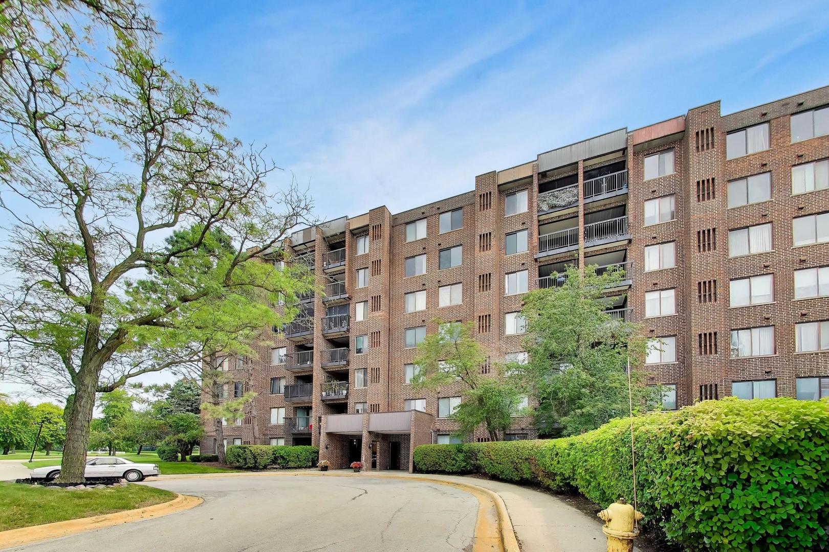 2nd image of 500 Park Ave, Calumet, IL 60409
