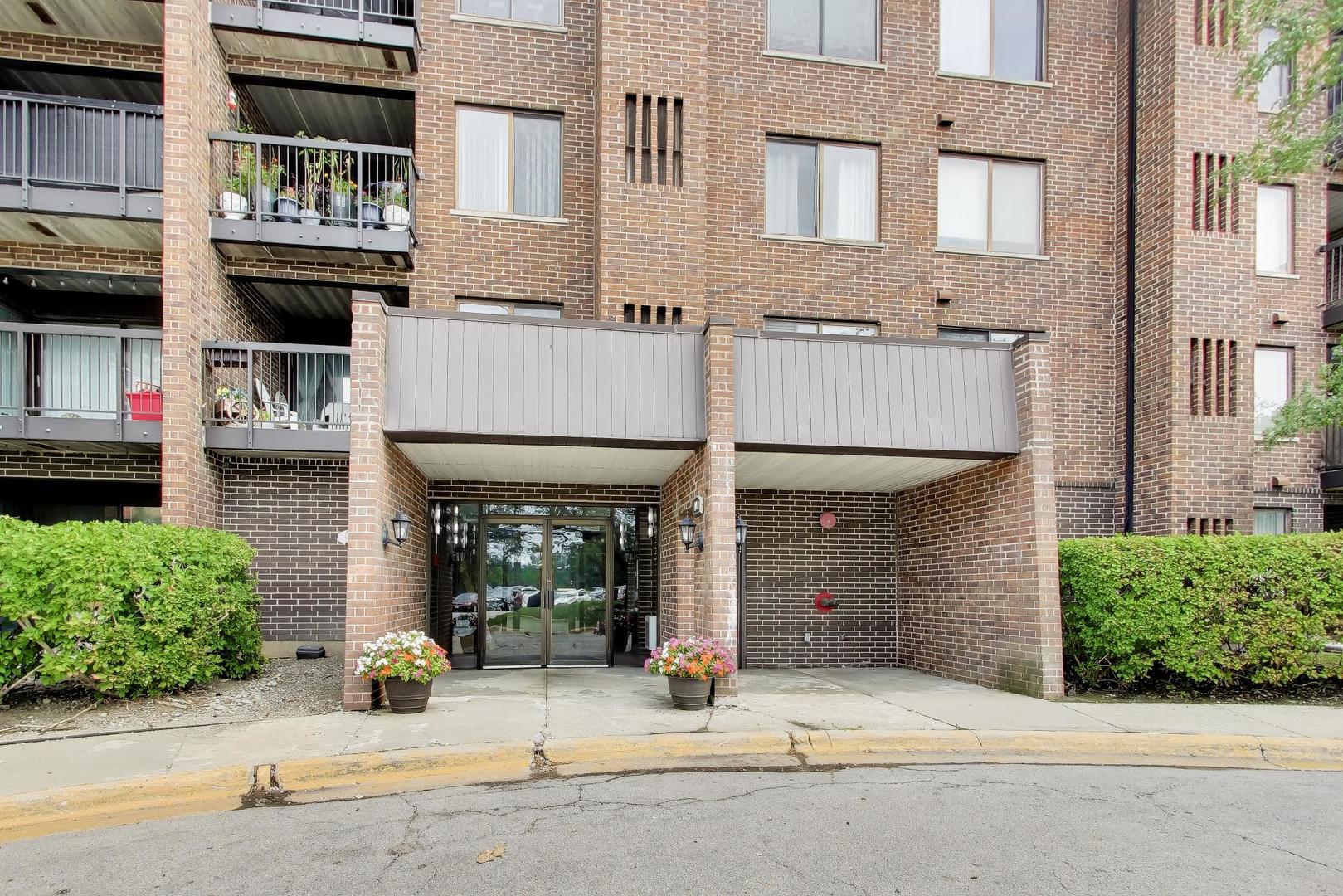 3rd image of 500 Park Ave, Calumet, IL 60409