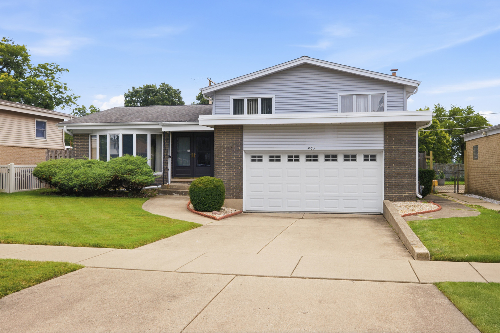 2nd image of 461 Dorothy Dr, Des Plaines, IL 60016 | MLS# 12727216