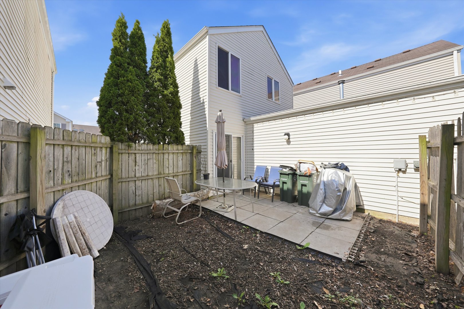 2nd image of 752 Four Seasons Blvd, Aurora, IL 60504