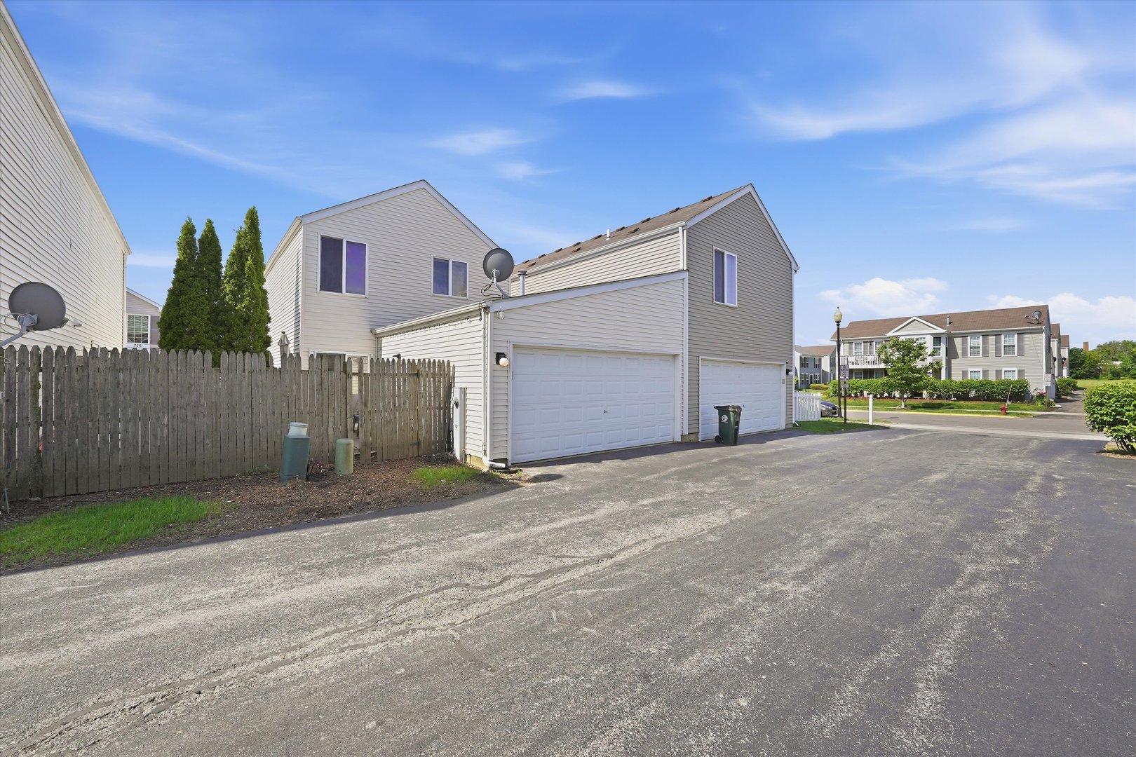 2nd image of 752 Four Seasons Blvd #752, Aurora, IL 60504 | MLS# 12727237