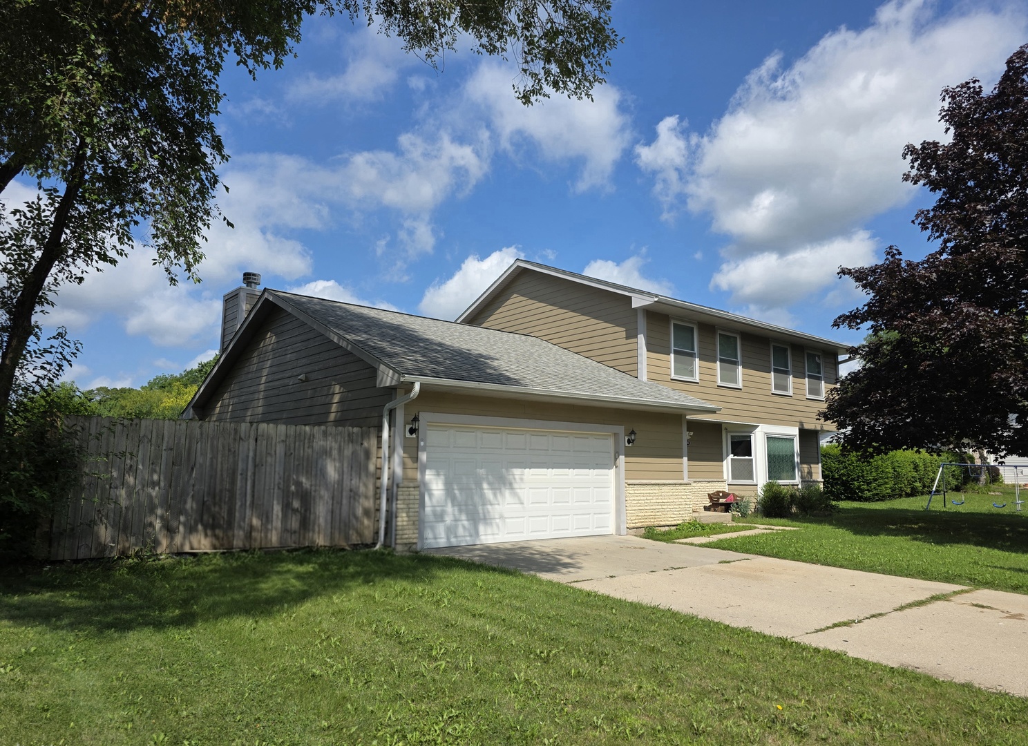 2nd image of 430 Gillings Dr, Gurnee, IL 60031 | MLS# 12727393
