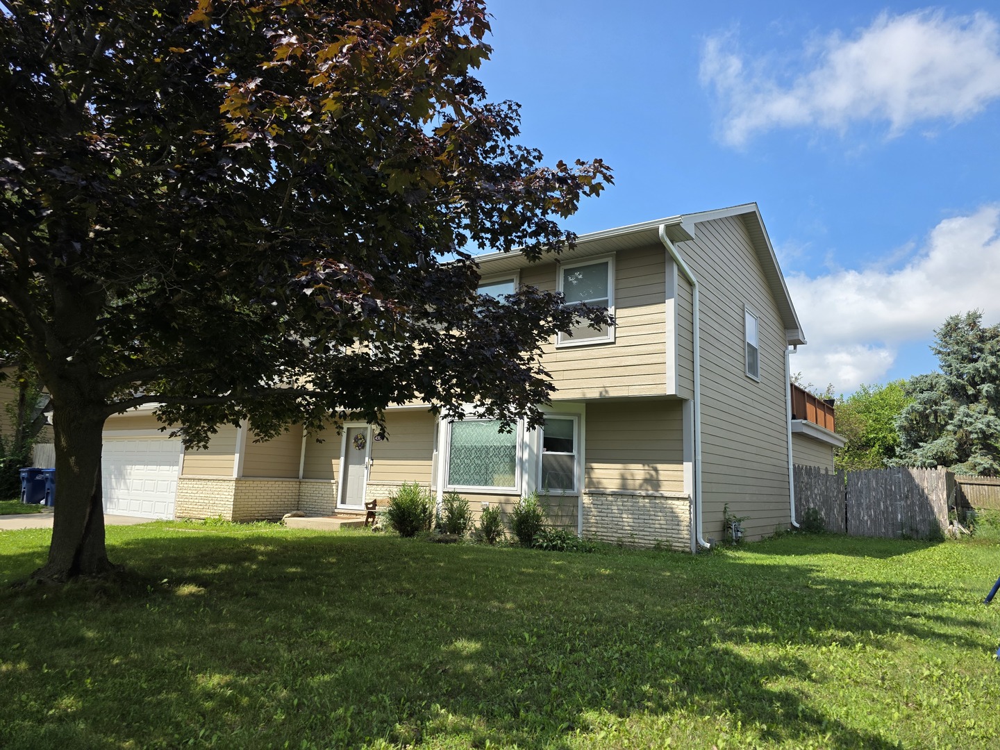 3rd image of 430 Gillings Dr, Gurnee, IL 60031 | MLS# 12727393