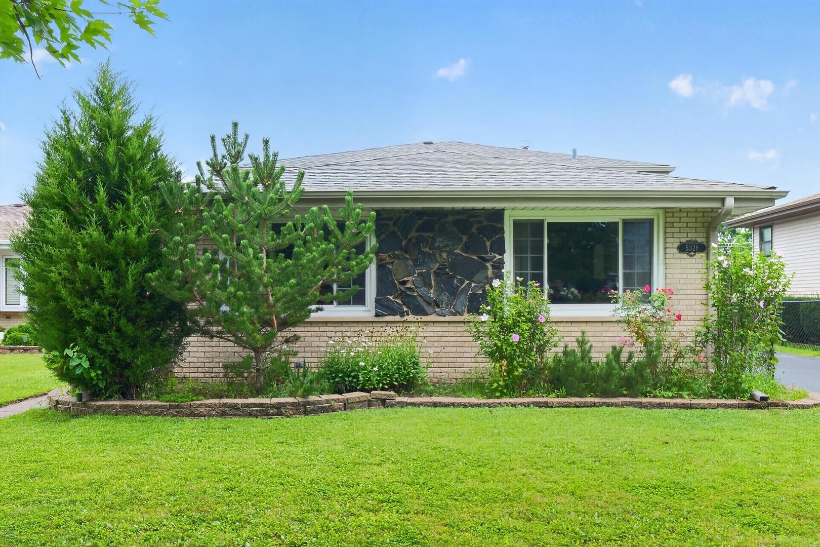 3rd image of 5328 W 138Th Pl, Crestwood, IL 60418 | MLS# 12727459