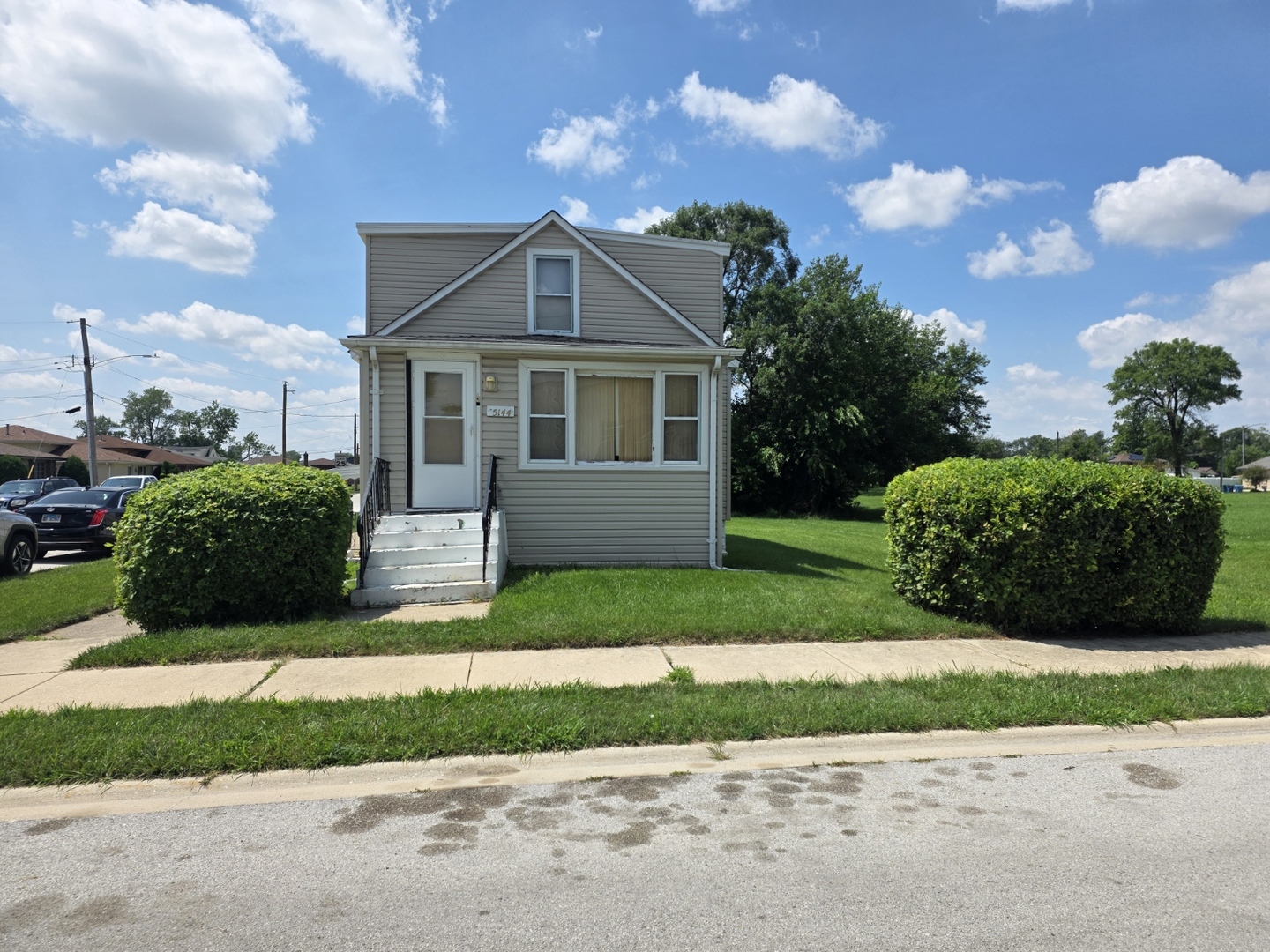 1st image of 15144 9th Ave, Phoenix, IL 60426 | MLS# 12727513