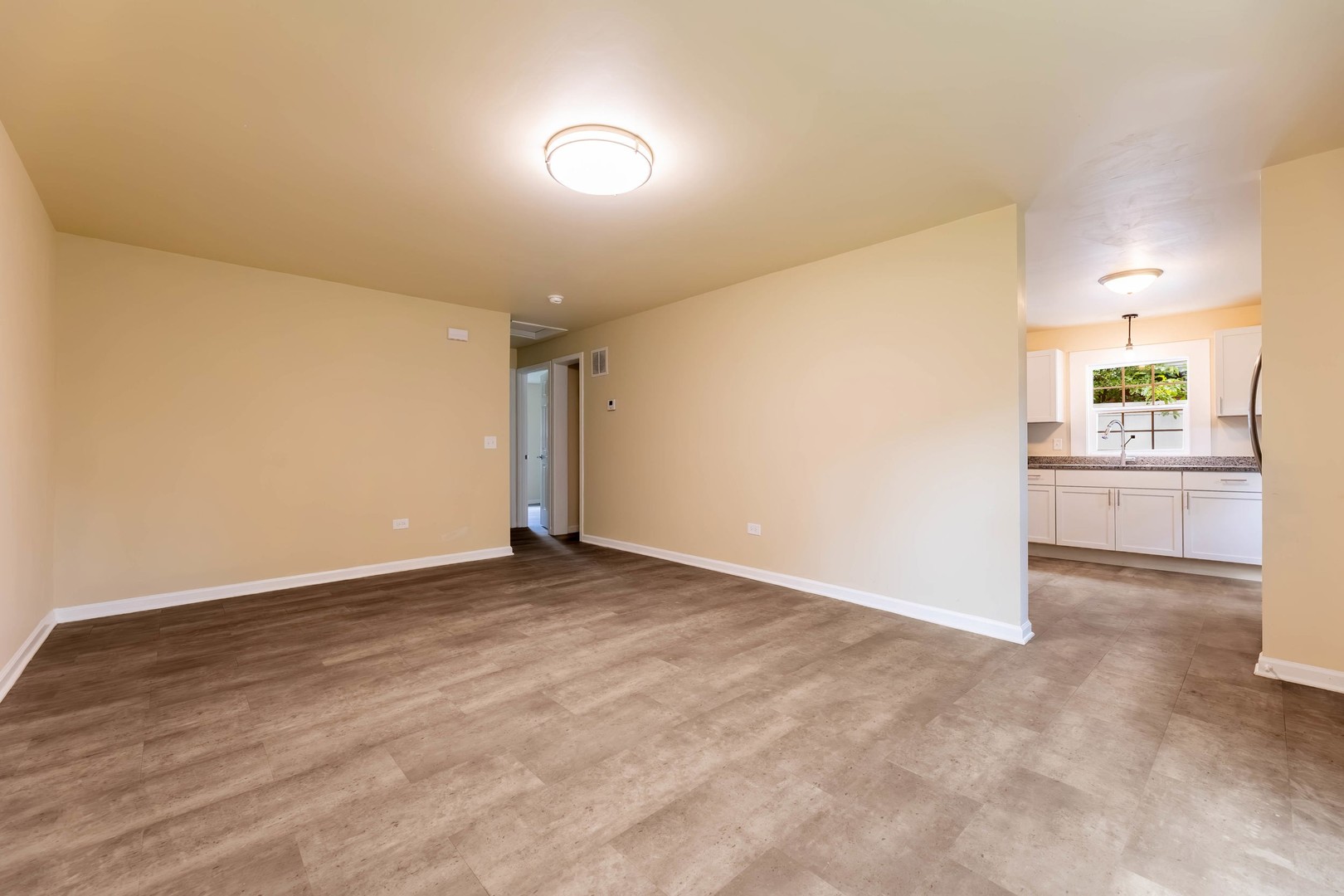 4th image of 14802 Oak St, Dolton, IL 60419 | MLS# 12727569