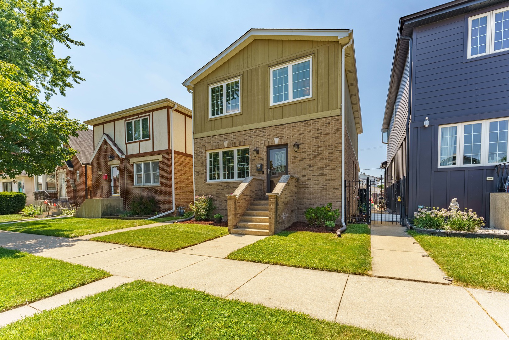 2nd image of 2030 N 72nd Ct, Elmwood Park, IL 60707 | MLS# 12727757