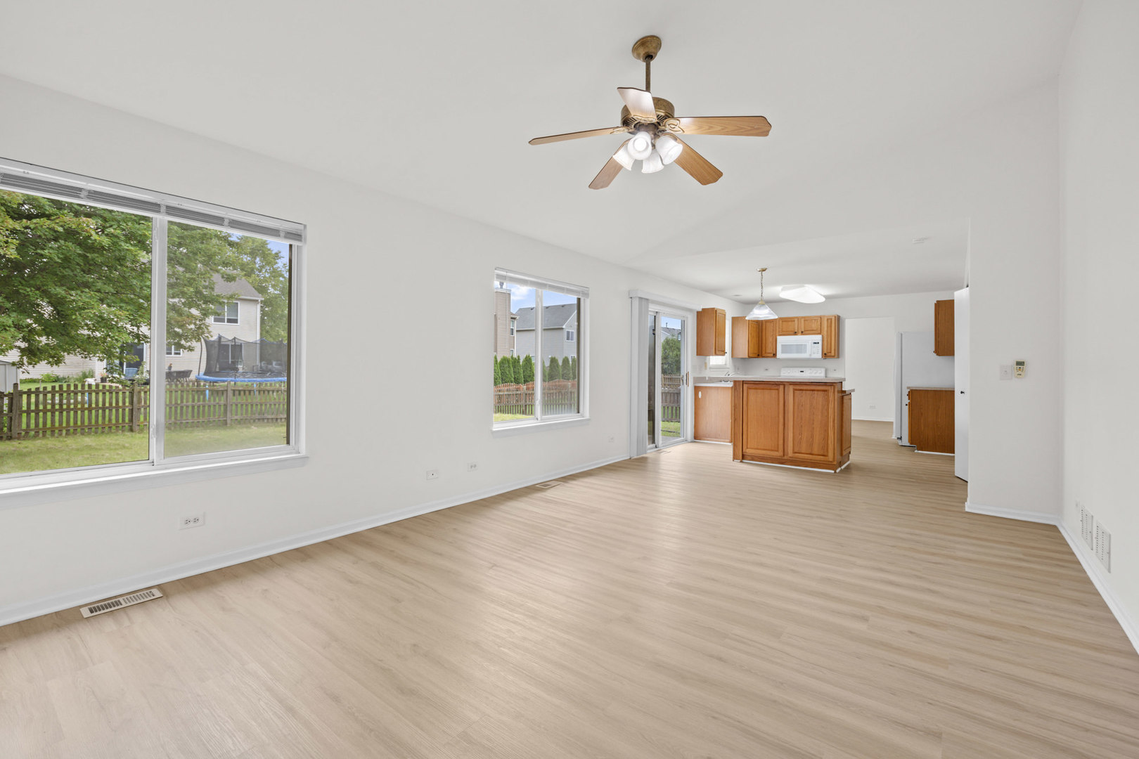 2nd image of 10481 Somerset Ln, Huntley, IL 60142 | MLS# 12727780