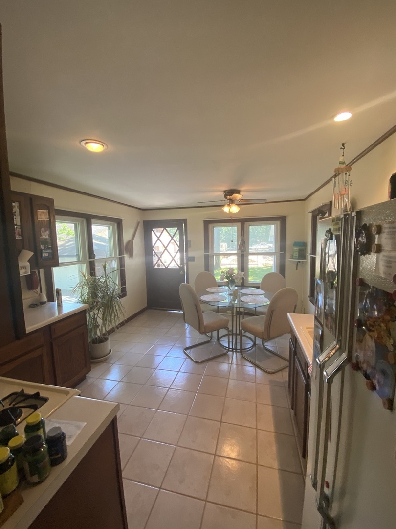 3rd image of 142 School St, Wood Dale, IL 60191 | MLS# 12727798