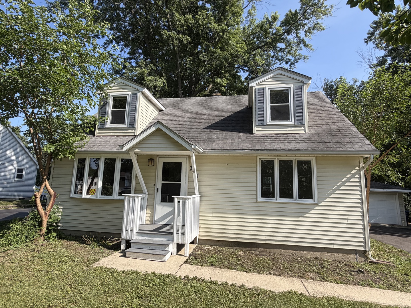 3rd image of 321 Janet Ave, Darien, IL 60561 | MLS# 12727816