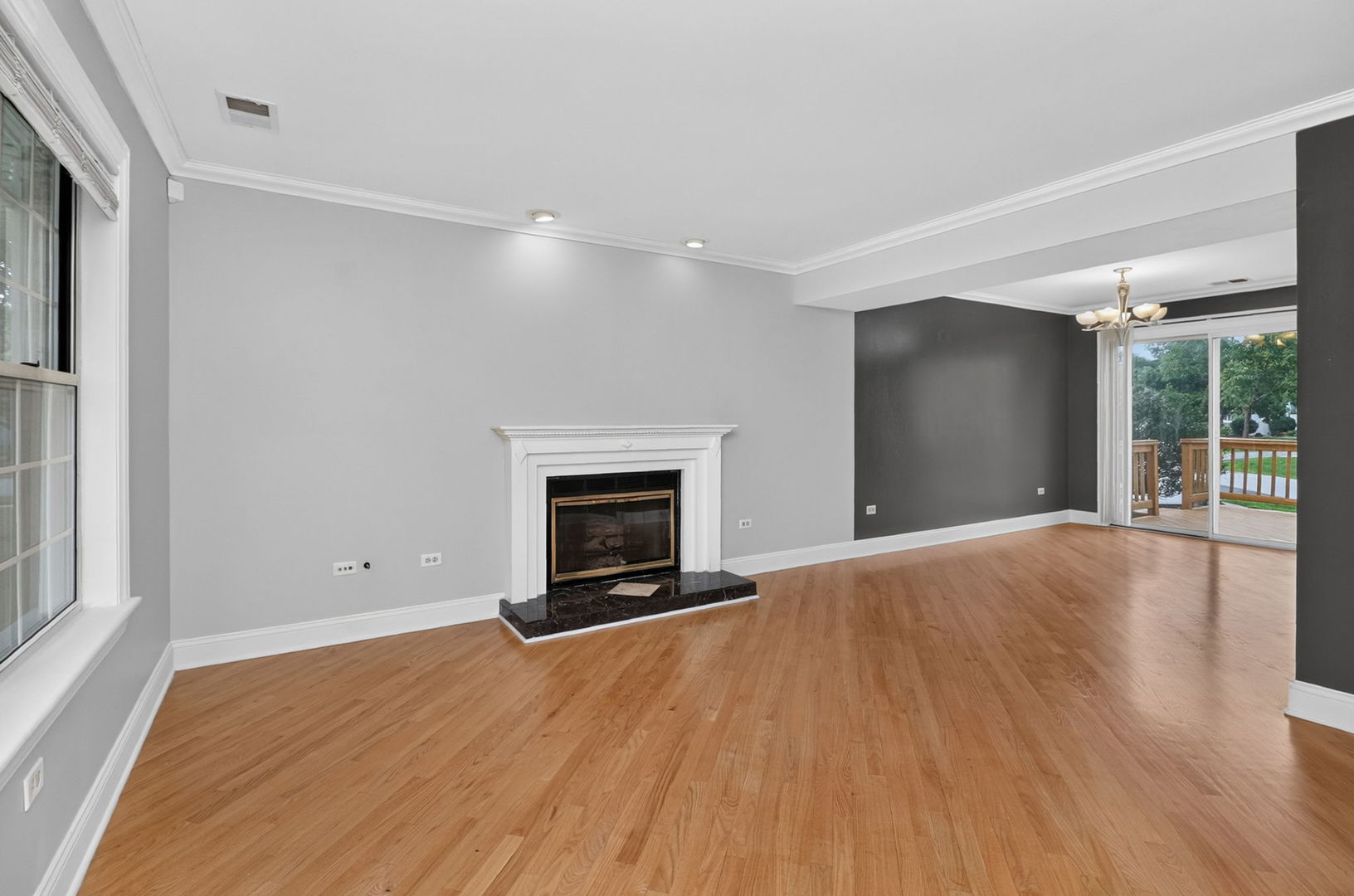 5th image of 400 S Frontenac St, Aurora, IL 60504 | MLS# 12727854