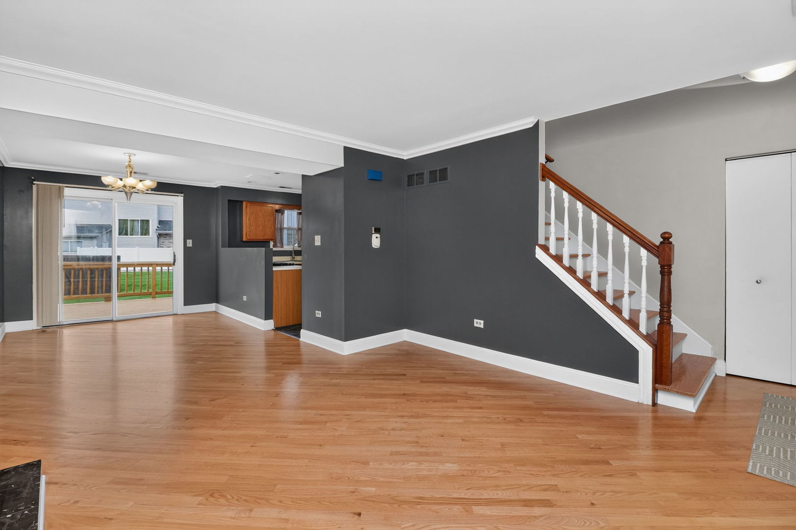 4th image of 400 S Frontenac St, Aurora, IL 60504 | MLS# 12727854