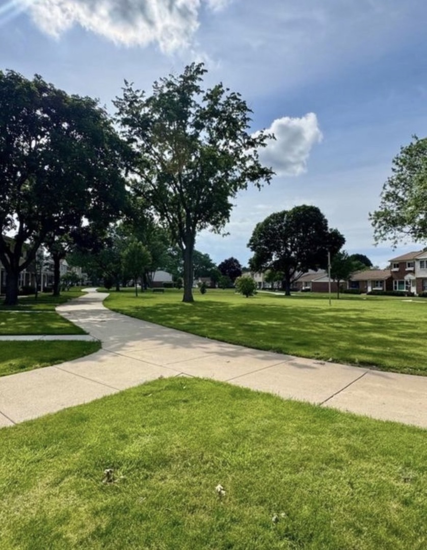 2nd image of 262 Station Dr, Wood Dale, IL 60191 | MLS# 12727907
