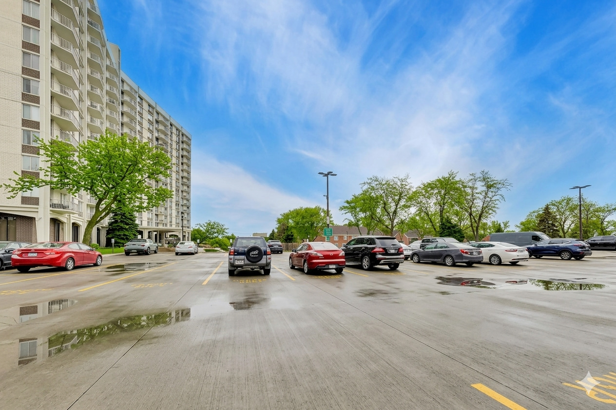 29th image of 40 N Tower Rd #16N, Oak Brook, IL 60523 | MLS# 12727956