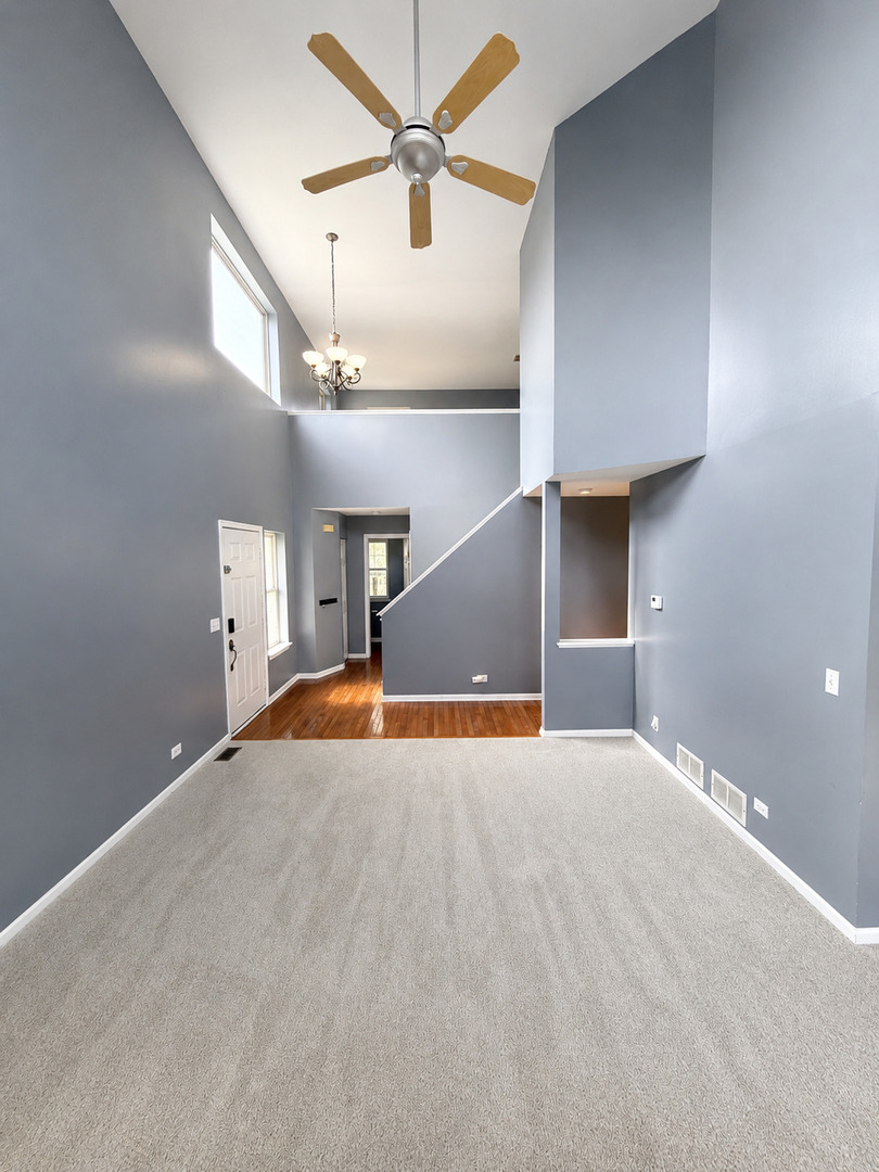 4th image of 2112 Orchard Ln, Carpentersville, IL 60110 | MLS# 12728068