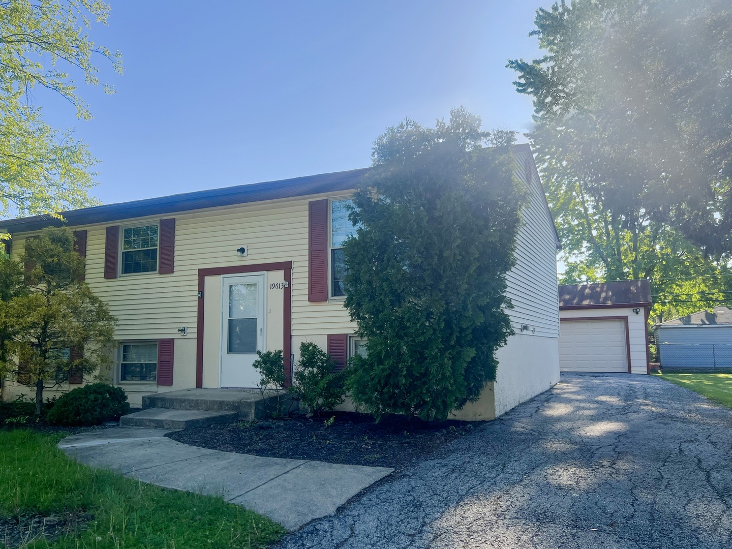 2nd image of 19613 Redwood Ln, Mokena, IL 60448 | MLS# 12728238