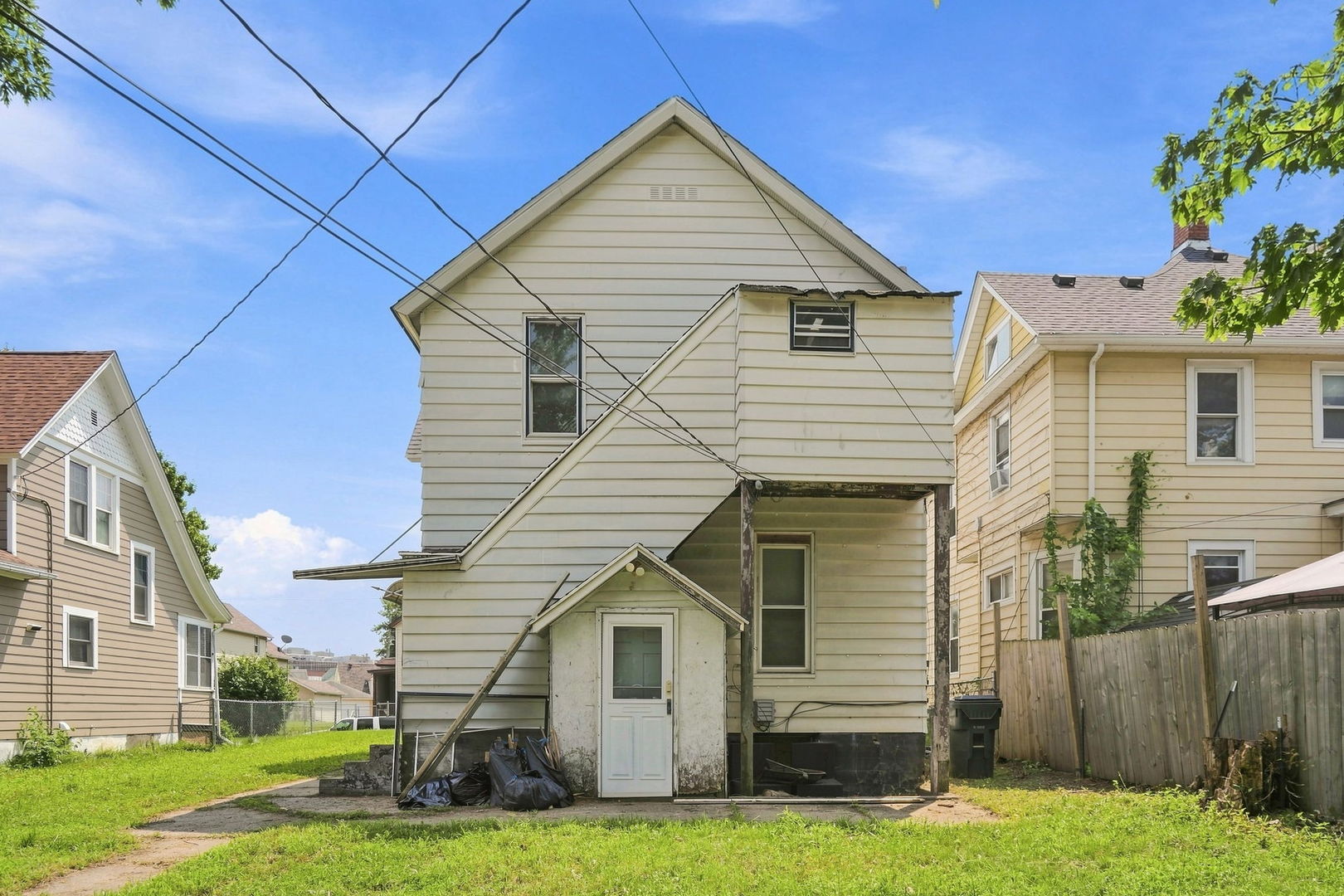 3rd image of 2014 Claussen St, Davenport, IA 52802 | MLS# 12728358