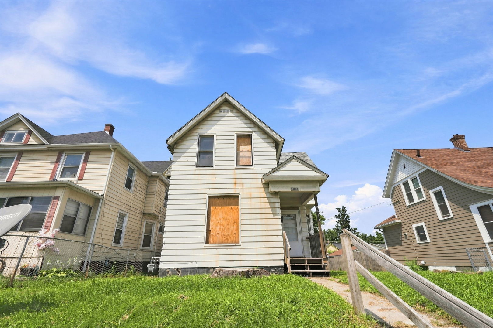 2nd image of 2014 Claussen St, Davenport, IA 52802 | MLS# 12728358
