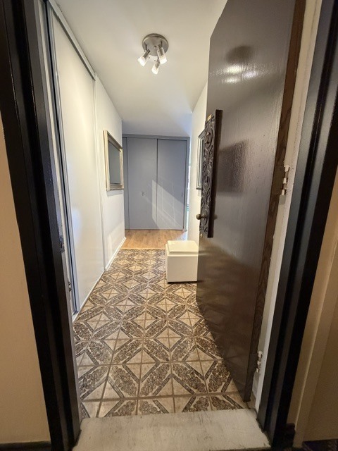 3rd image of 5855 N Sheridan Rd, Chicago, IL 60660