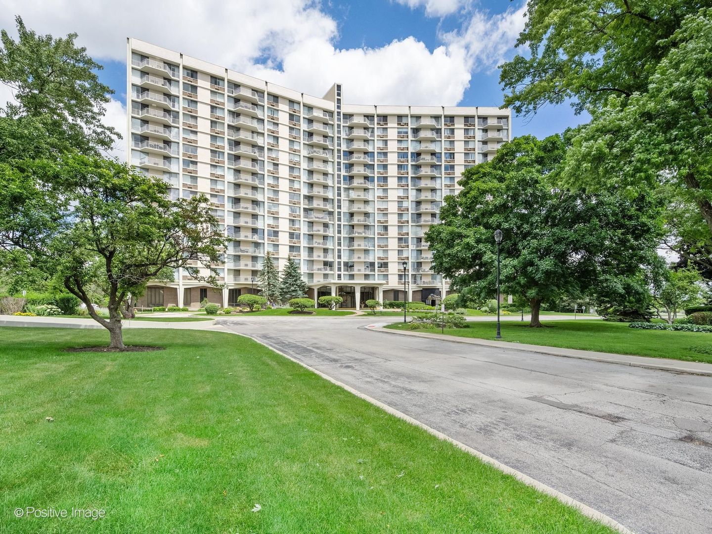 2nd image of 40 N Tower Rd #5A, Oak Brook, IL 60523 | MLS# 12728492