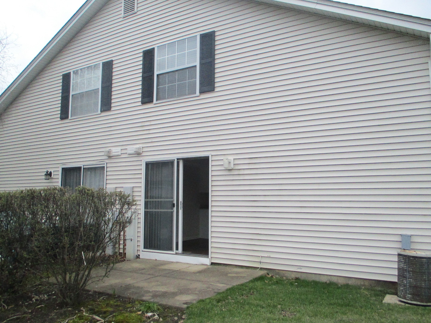 3rd image of 203 Teak Ln, Streamwood, IL 60107 | MLS# 12729038