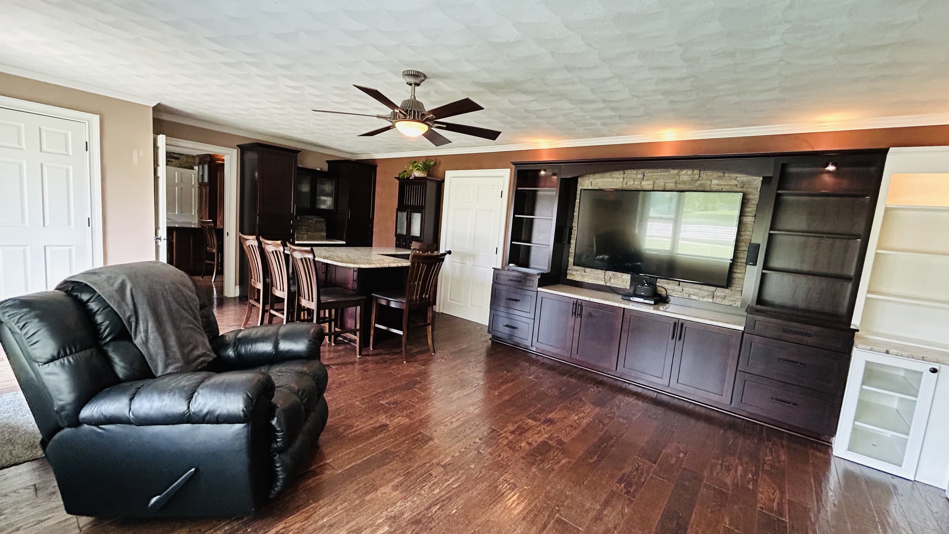 2nd image of 2924 Guilford Rd, Rockford, IL 61107 | MLS# 12729149