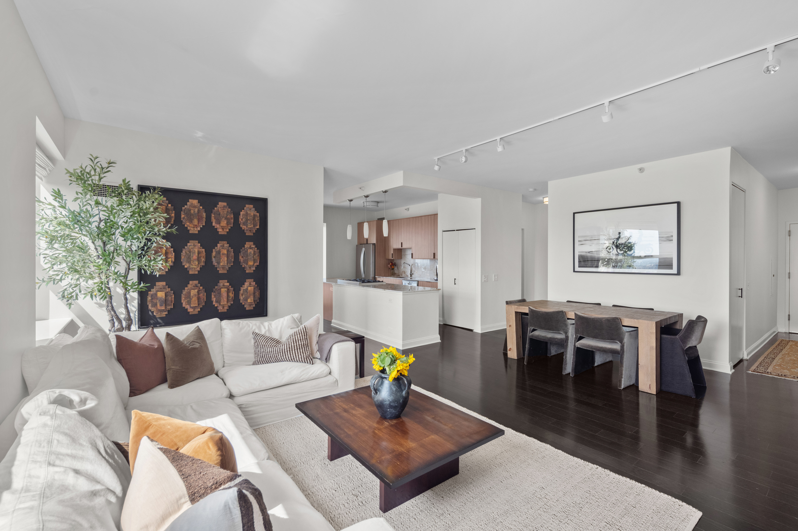 3rd image of 545 N Dearborn St #3301, Chicago, IL 60654 | MLS# 12729447