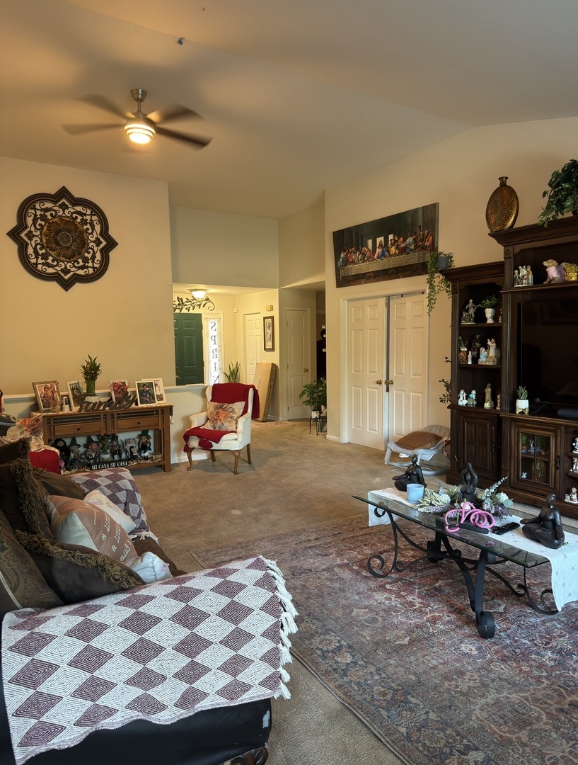 5th image of 7055 Nathan Ln, Carpentersville, IL 60110 | MLS# 12729749