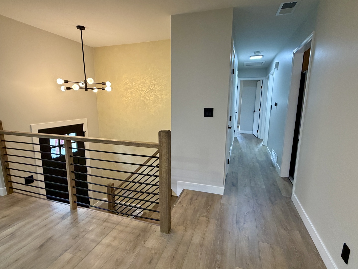 4th image of 807 Hayward Ave, Streamwood, IL 60107 | MLS# 12730433