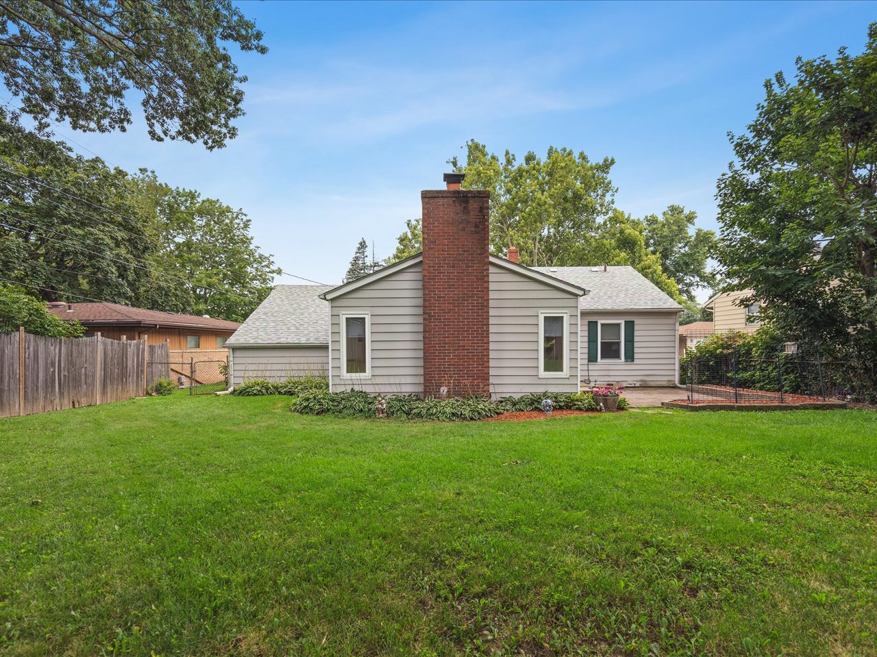 34th image of 1407 Vassar Rd, Rockford, IL 61103 | MLS# 12730435